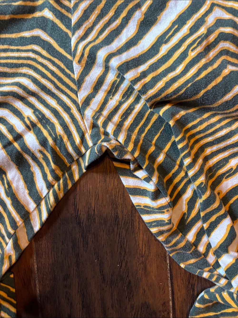 NFL Green Bay Packers Green and Gold Zebra Zubaz Striped Lounge Pants Team Patch - Picture 5 of 7